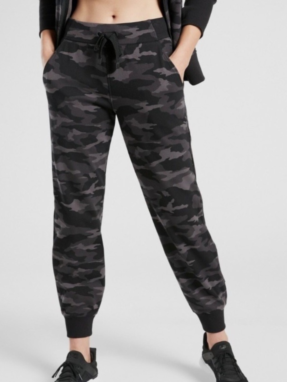 Athleta Triumph Black Camo Printed Jogger Pants Medium